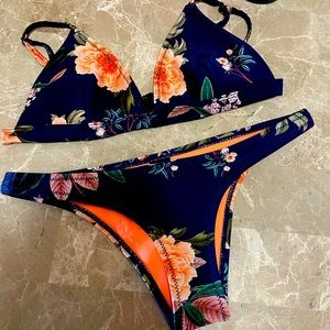 Floral Triangl Bikini